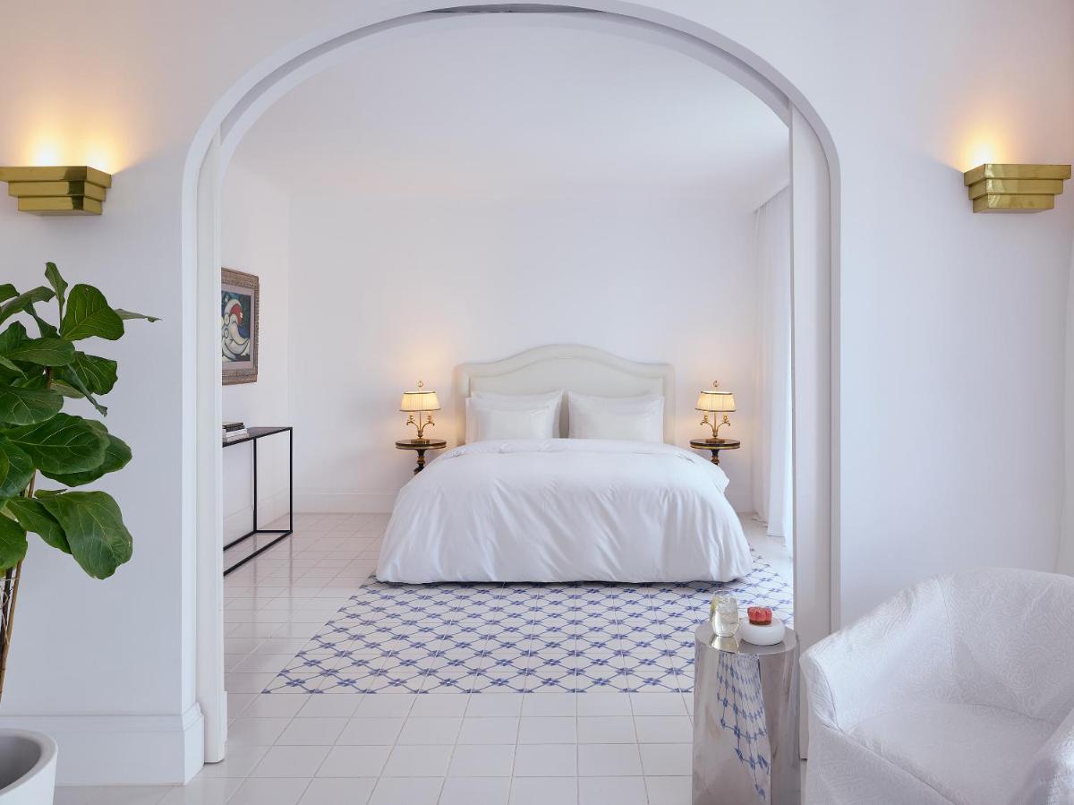 Caramel, A Resort to Live