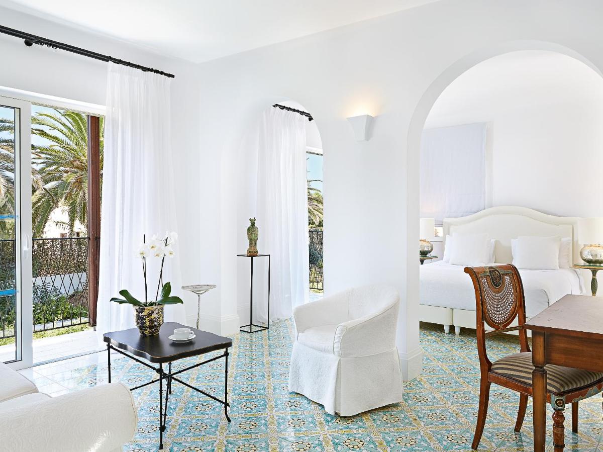 Caramel, A Resort to Live