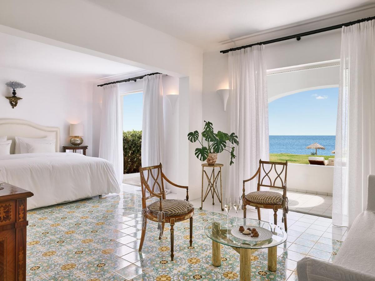 Caramel, A Resort to Live