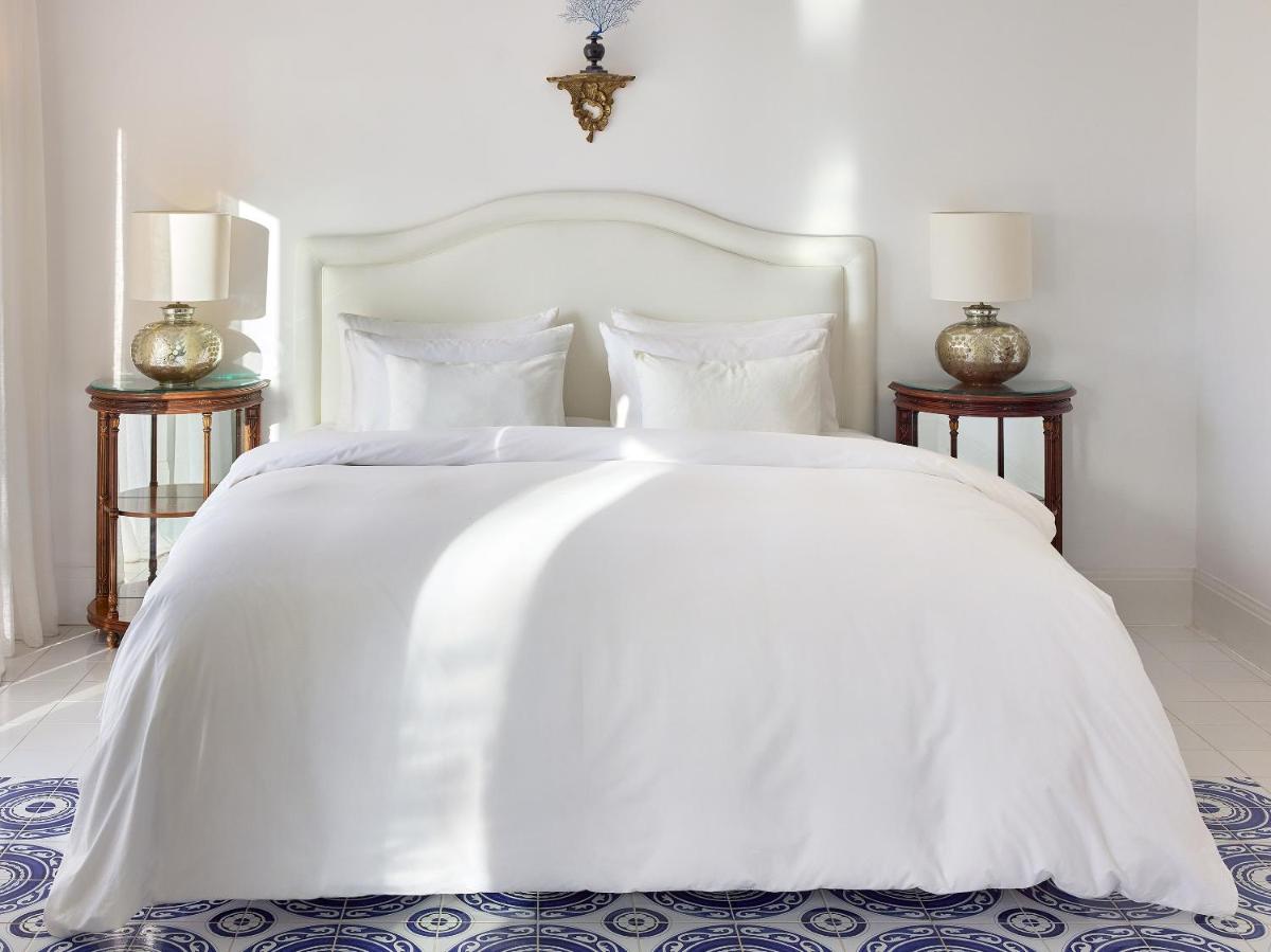 Caramel, A Resort to Live