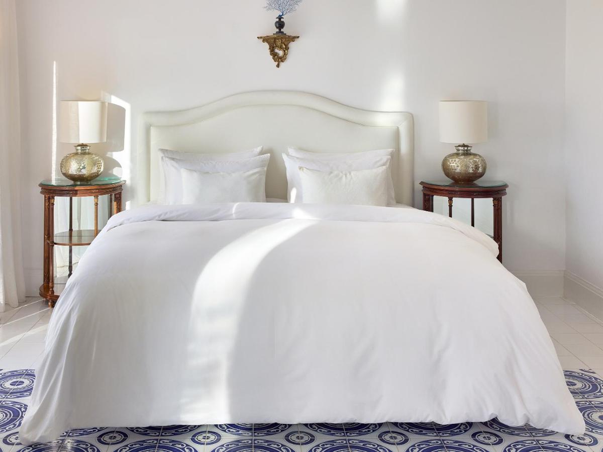 Caramel, A Resort to Live
