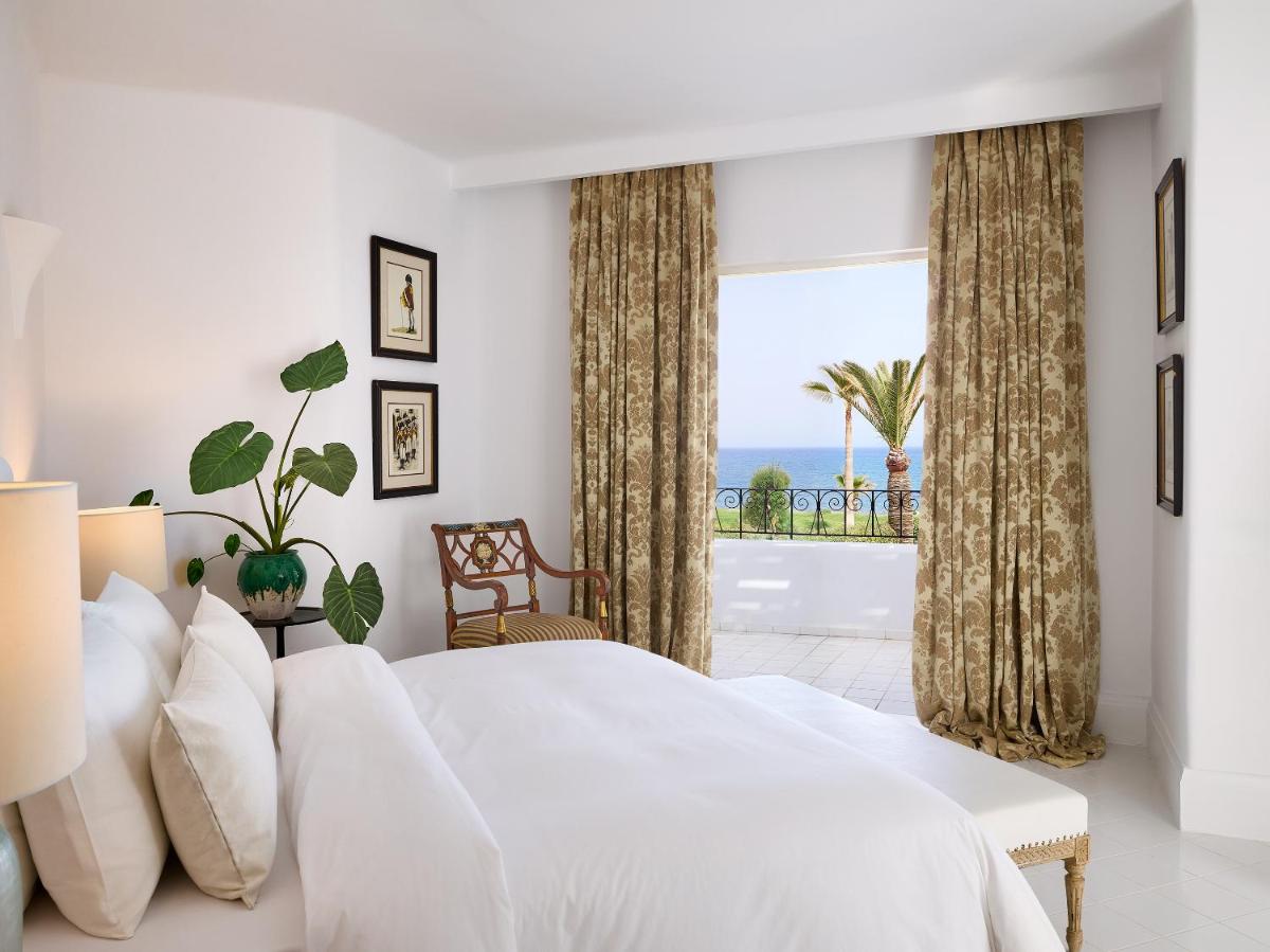 Caramel, A Resort to Live