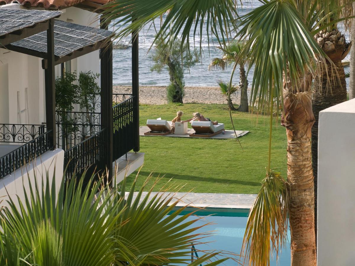 Caramel, A Resort to Live