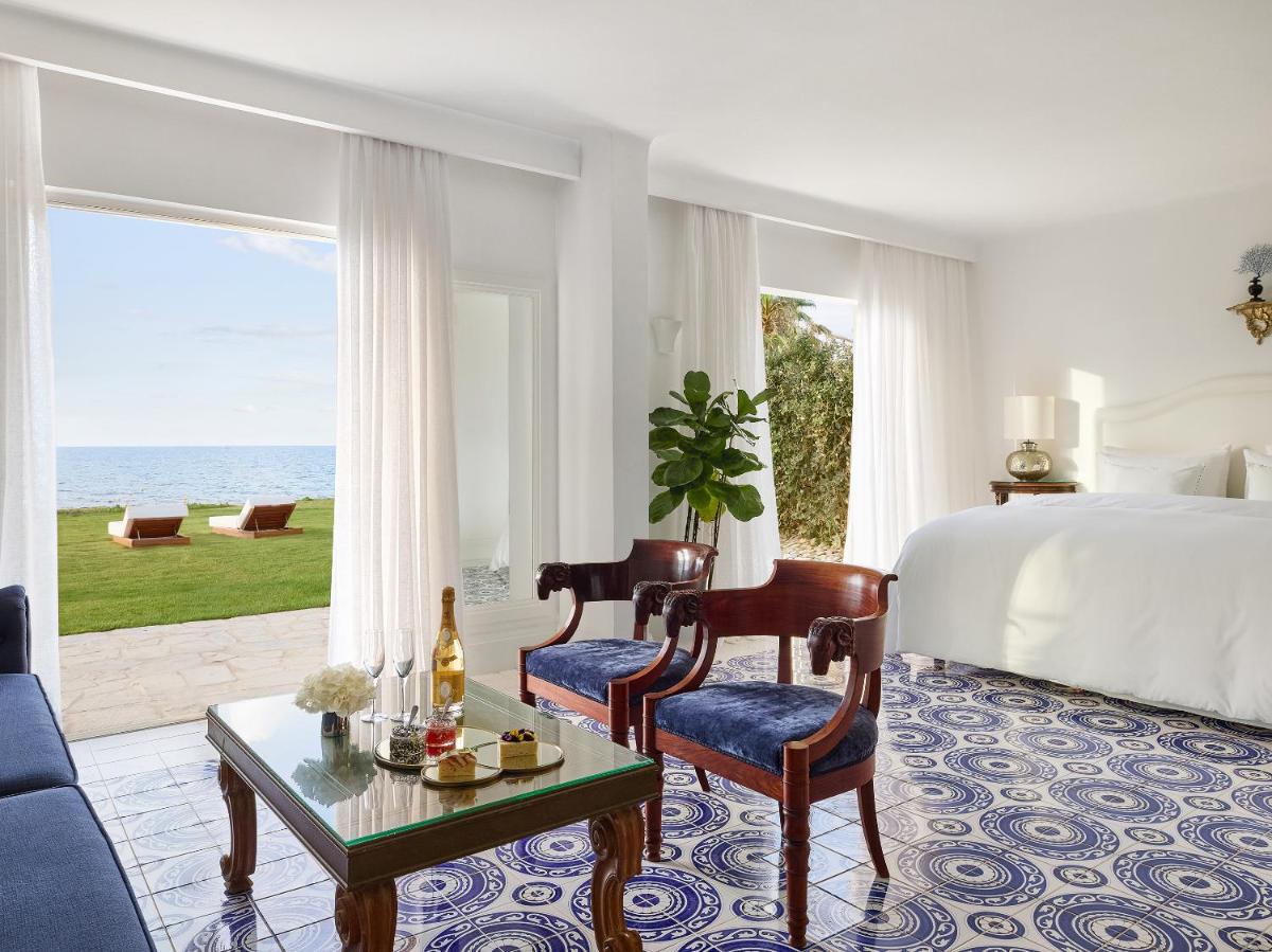 Caramel, A Resort to Live
