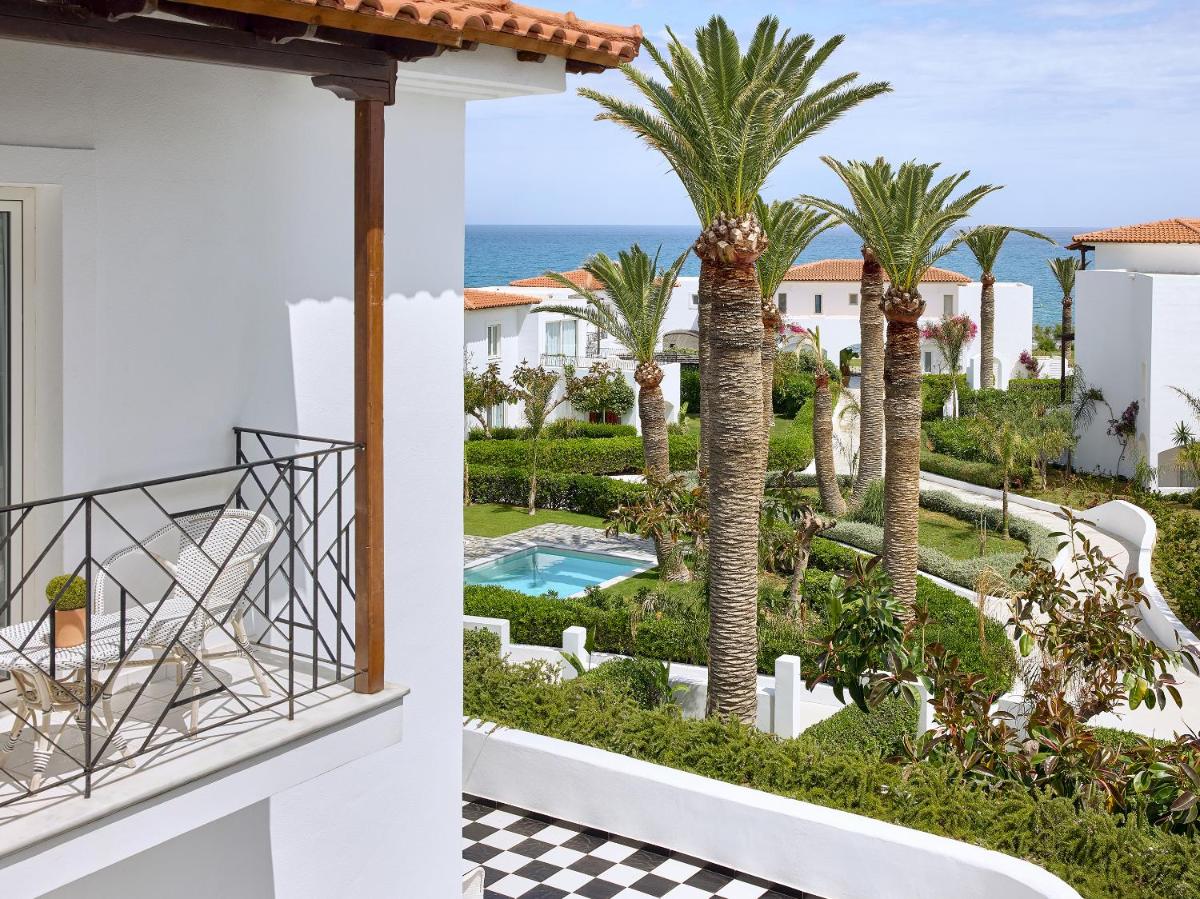 Caramel, A Resort to Live