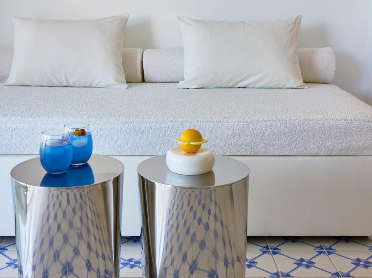 Caramel, A Resort to Live