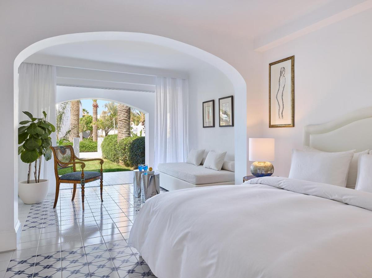Caramel, A Resort to Live