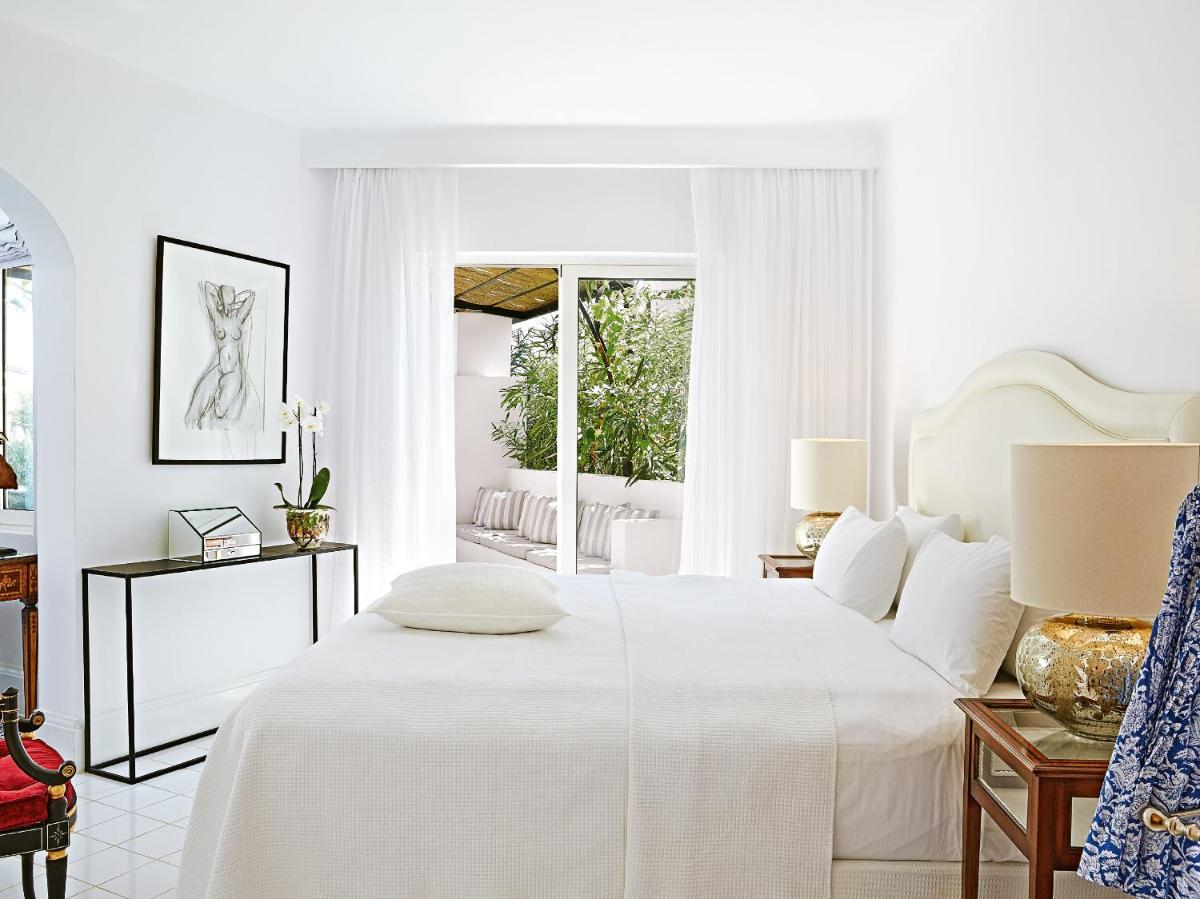 Caramel, A Resort to Live