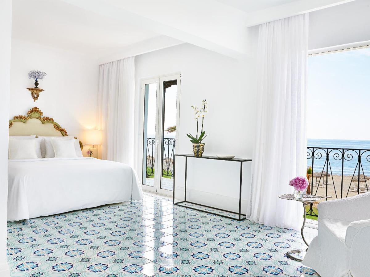 Caramel, A Resort to Live