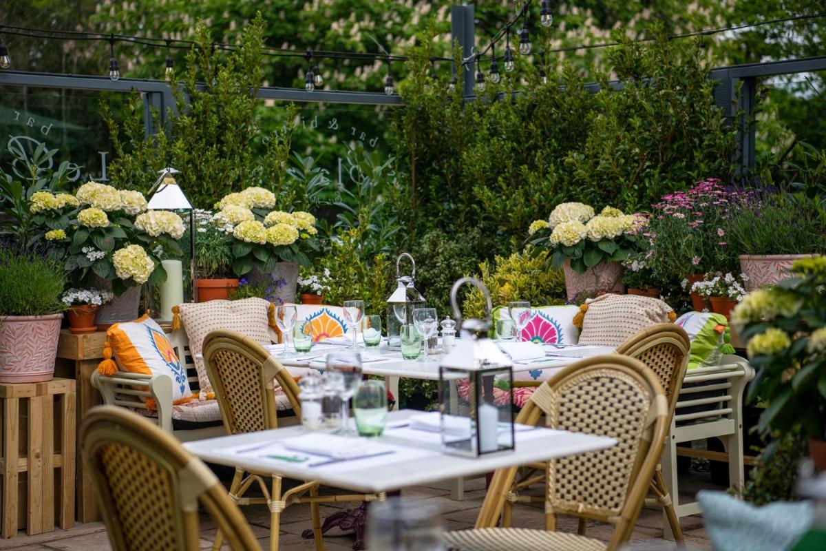 Careys Manor Hotel & SenSpa