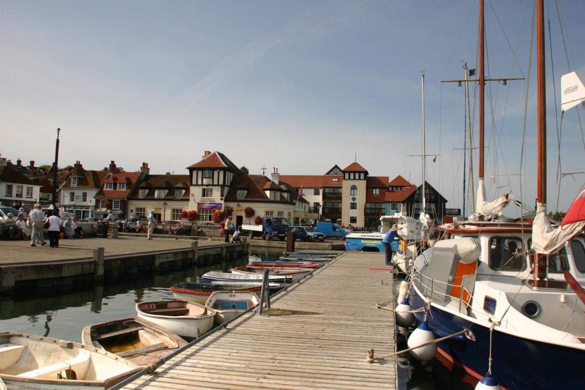 Careys Manor Hotel & SenSpa