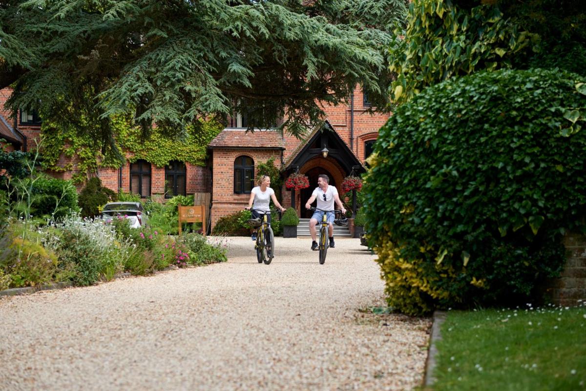 Careys Manor Hotel & SenSpa