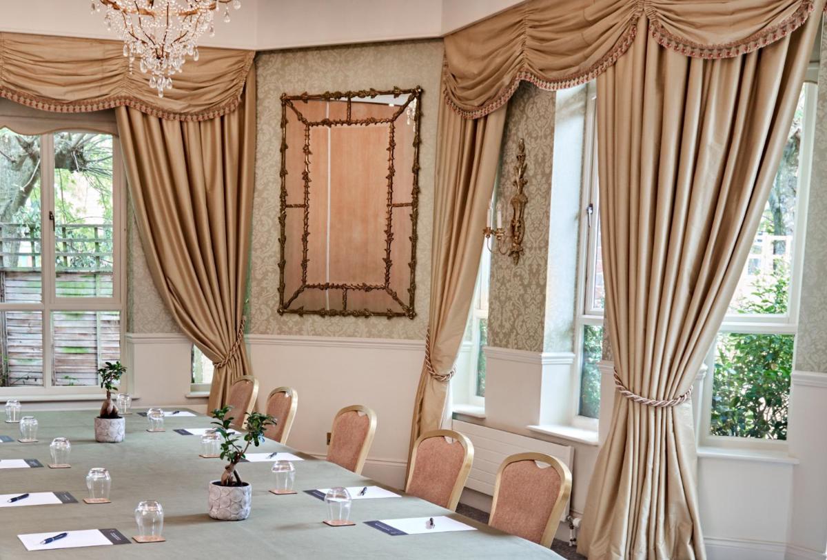 Careys Manor Hotel & SenSpa