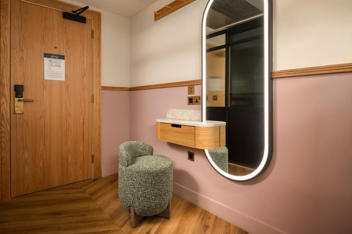 Carlton George Hotel