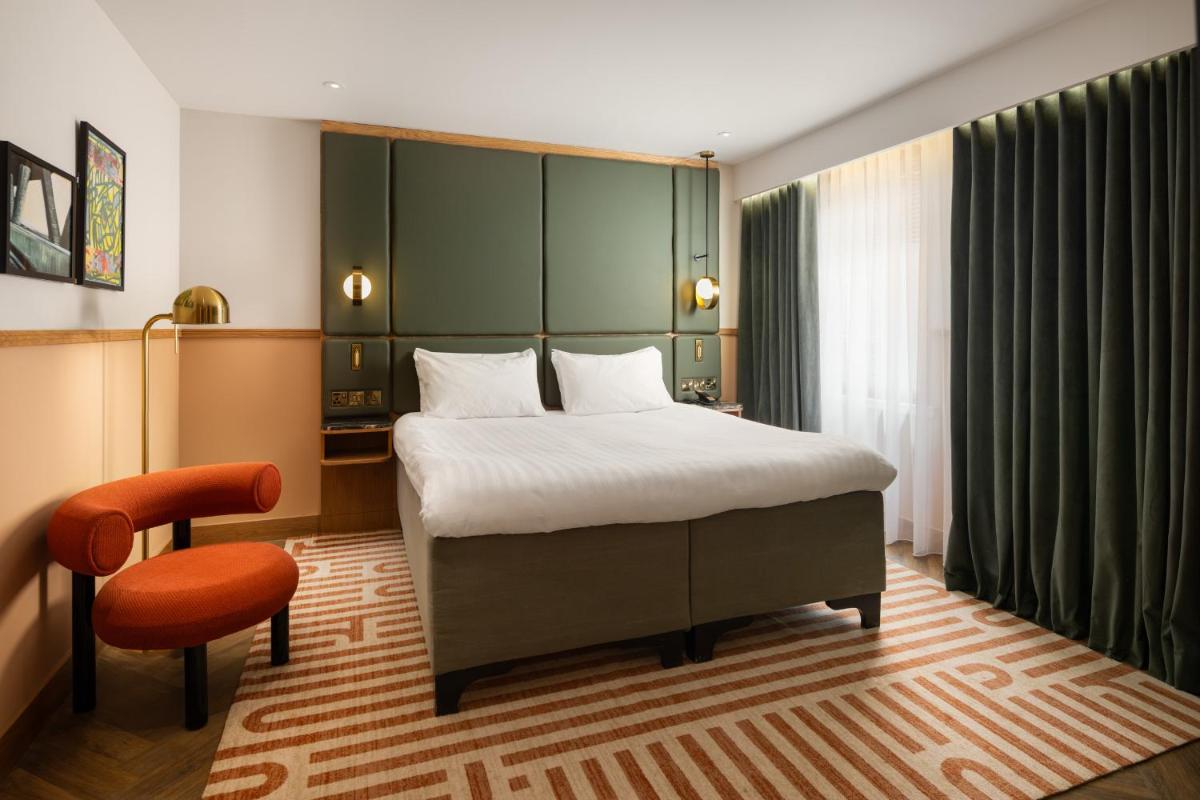 Carlton George Hotel