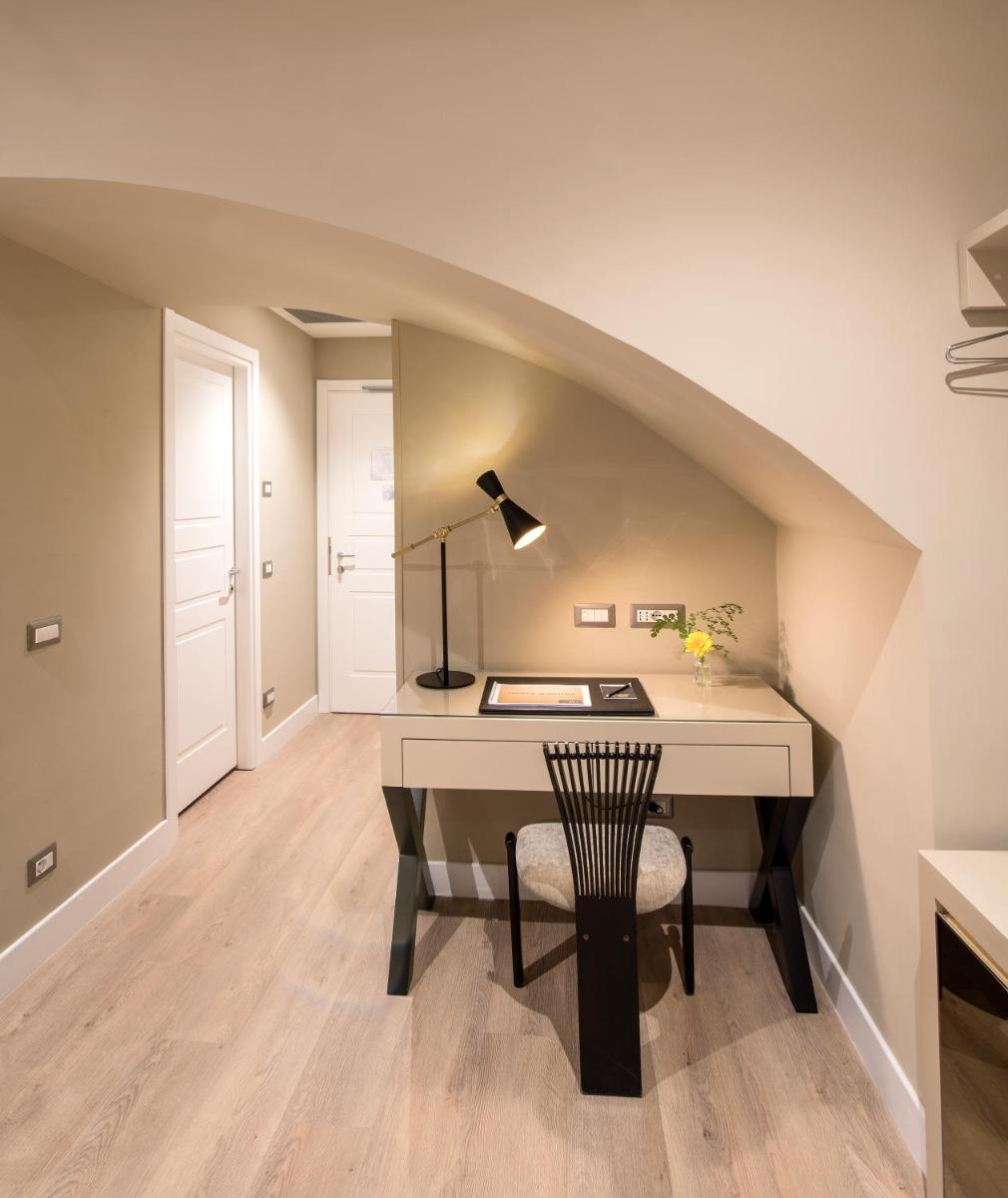 Caruso Place Luxury Rooms & Suites