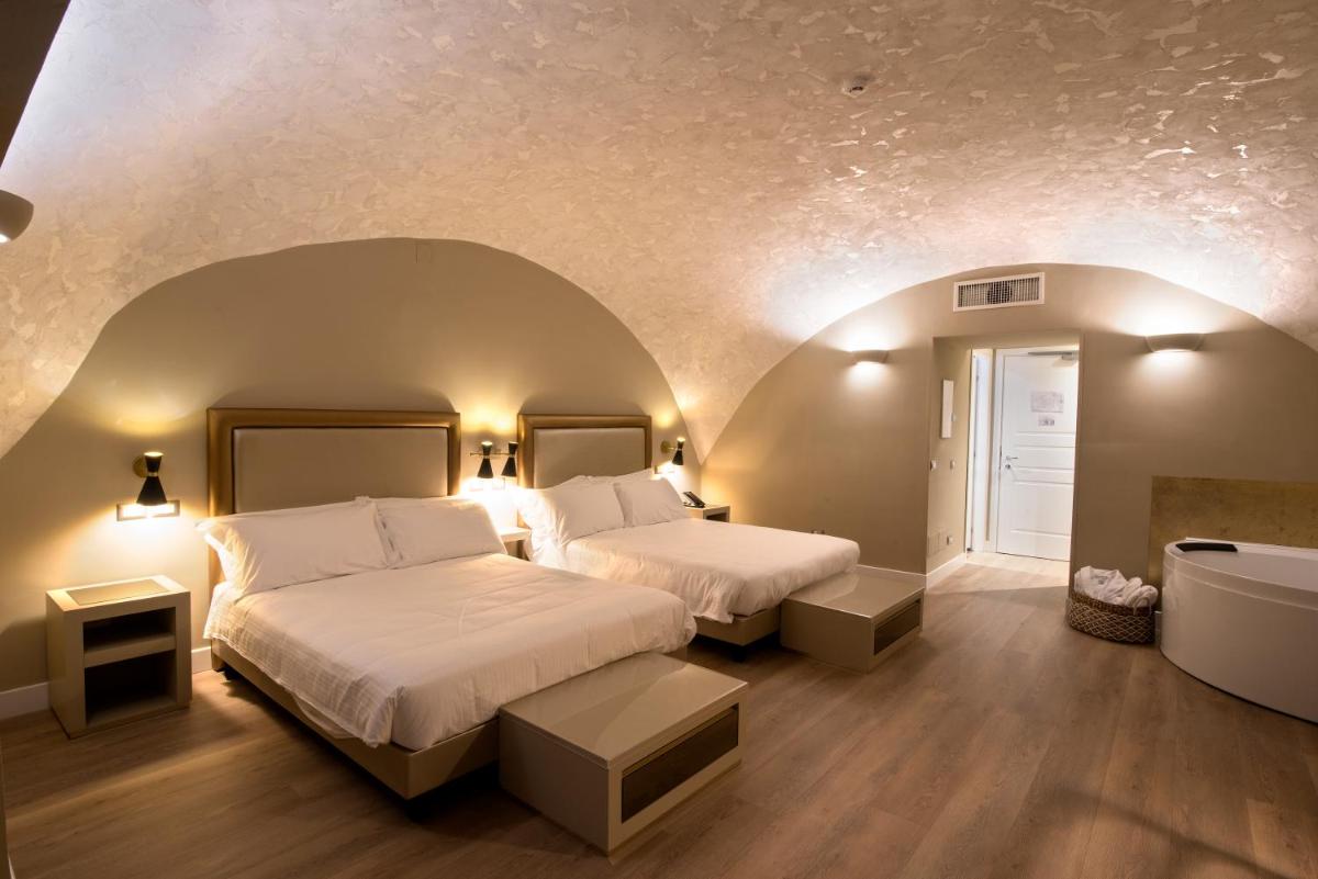 Caruso Place Luxury Rooms & Suites