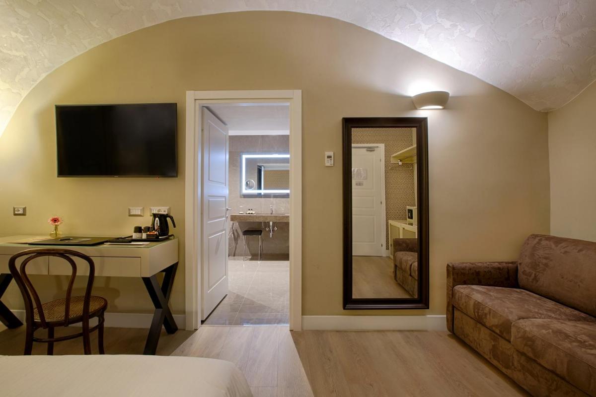 Caruso Place Luxury Rooms & Suites