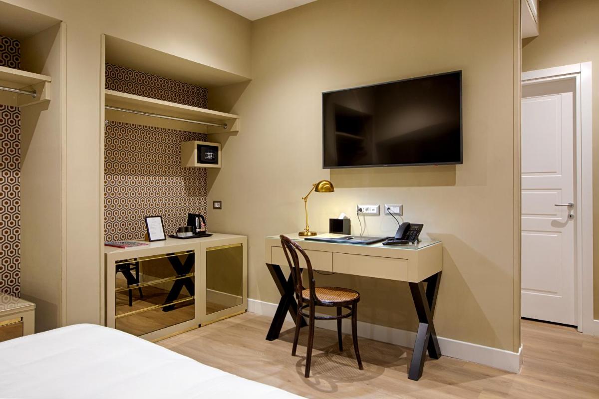 Caruso Place Luxury Rooms & Suites