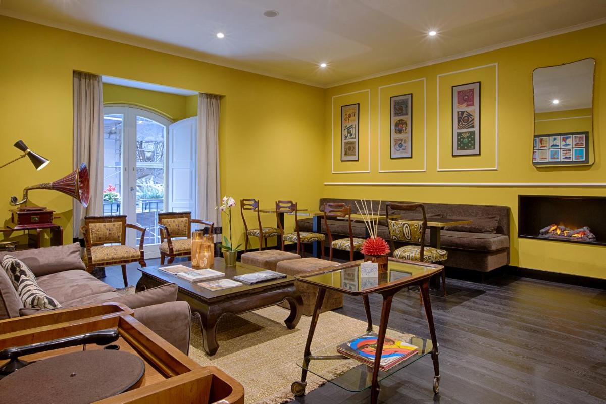 Caruso Place Luxury Rooms & Suites