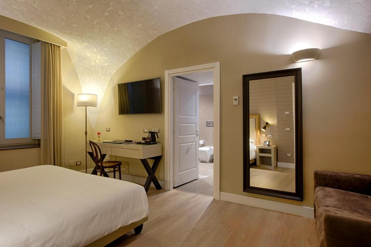 Caruso Place Luxury Rooms & Suites