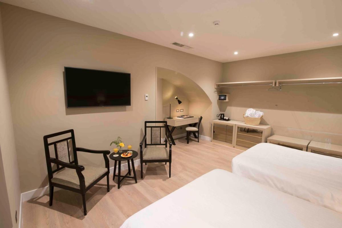 Caruso Place Luxury Rooms & Suites
