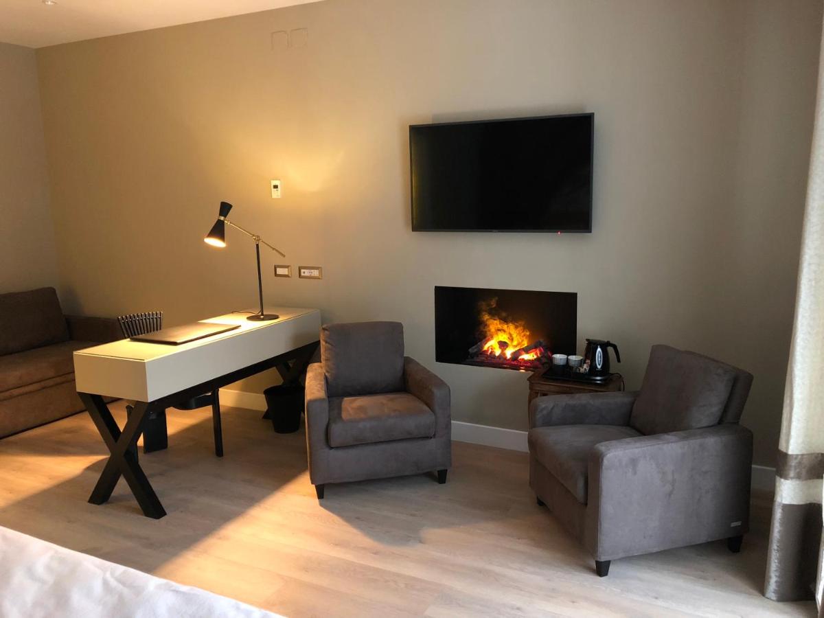 Caruso Place Luxury Rooms & Suites