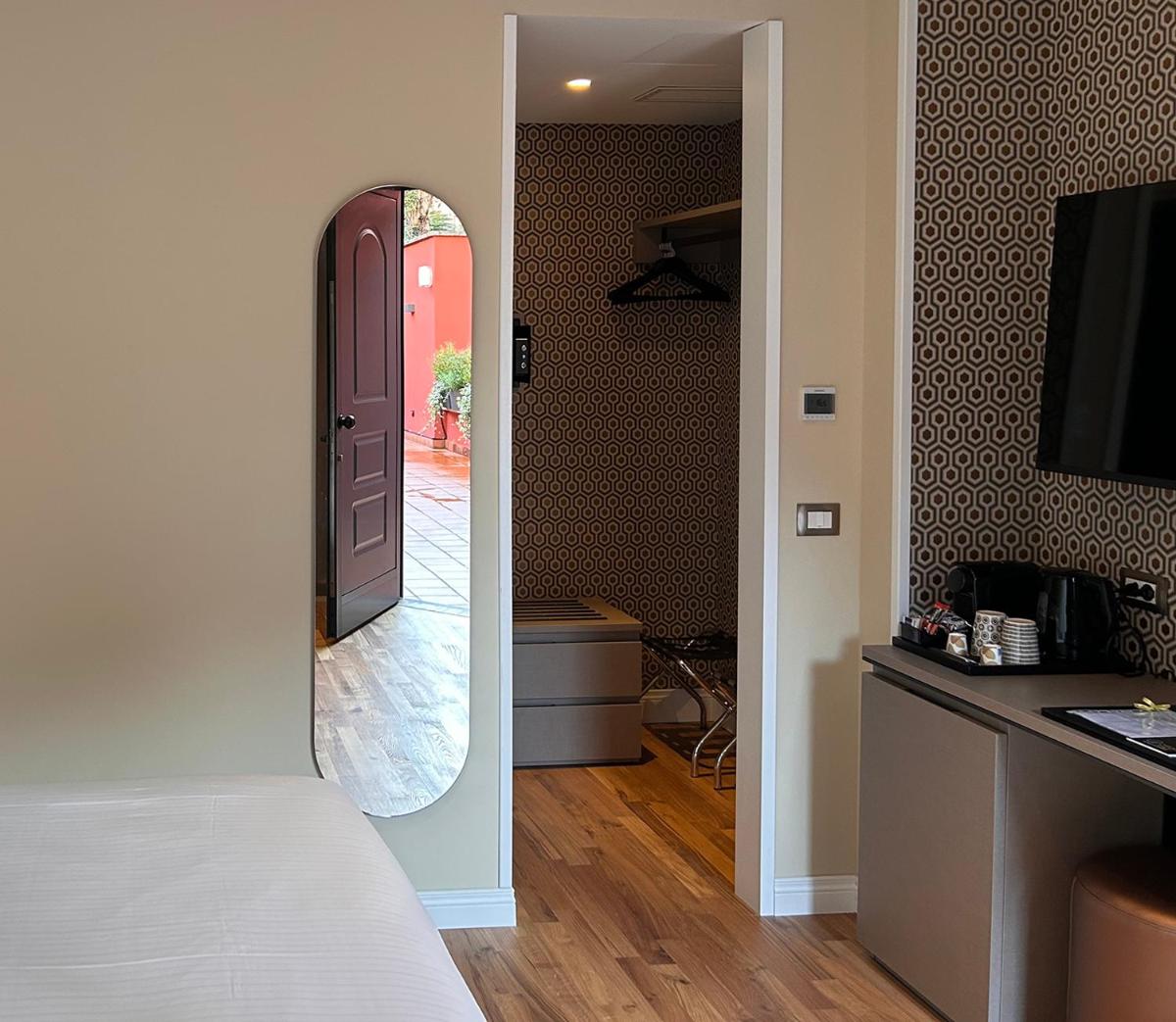 Caruso Place Luxury Rooms & Suites