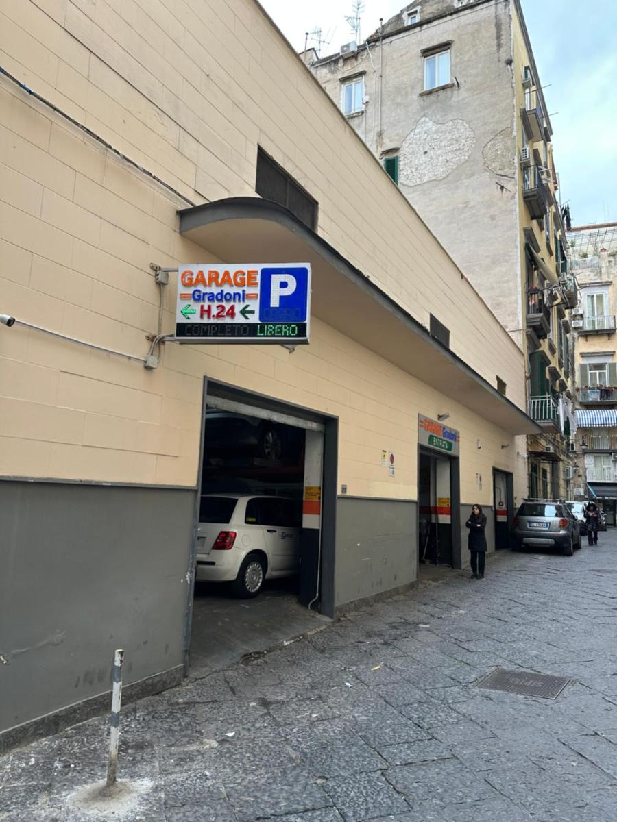 Caruso Place Luxury Rooms & Suites