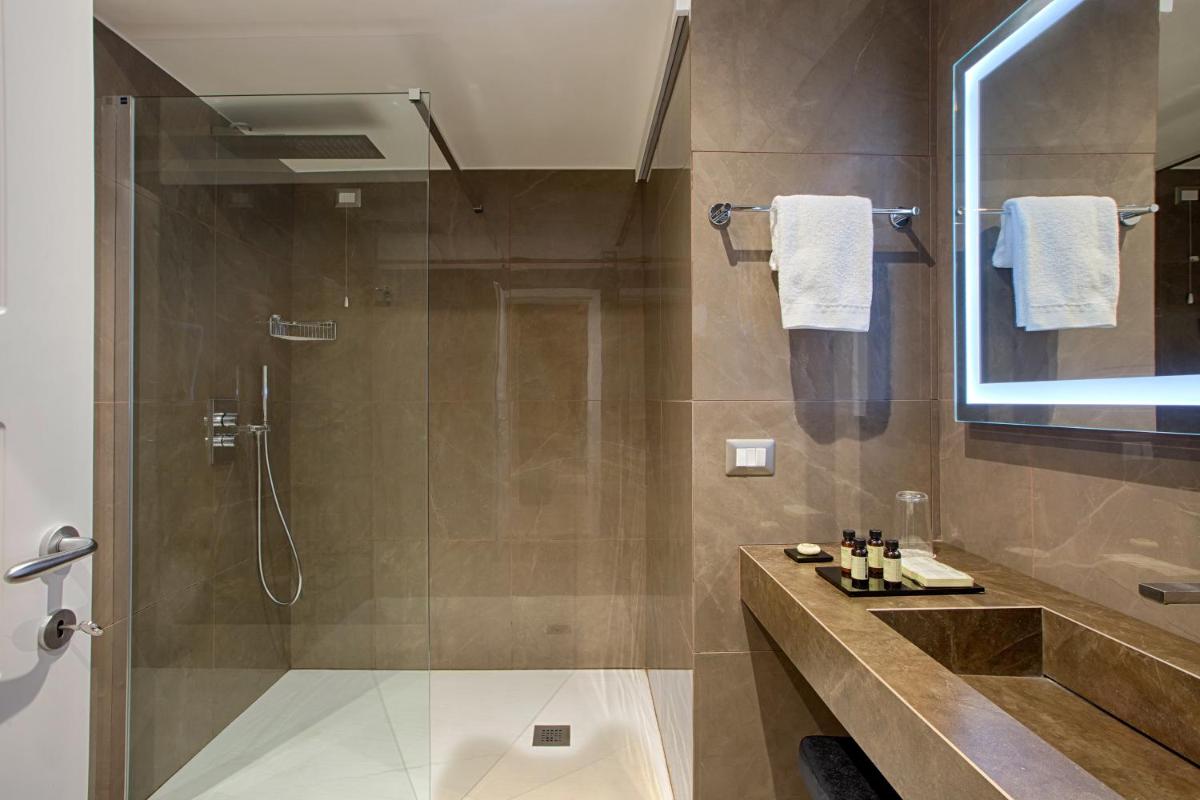 Caruso Place Luxury Rooms & Suites