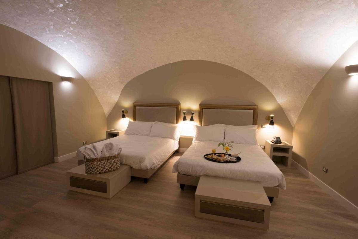 Caruso Place Luxury Rooms & Suites