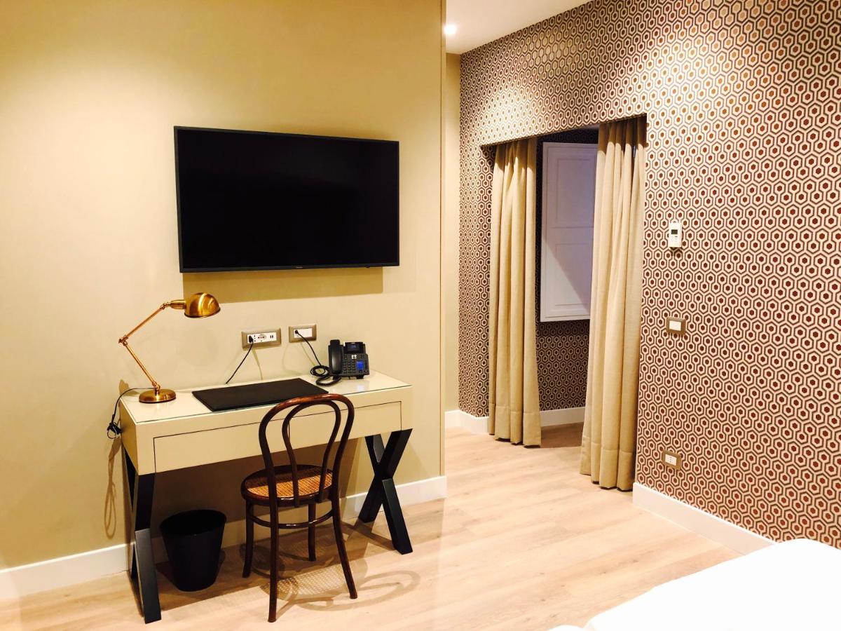 Caruso Place Luxury Rooms & Suites