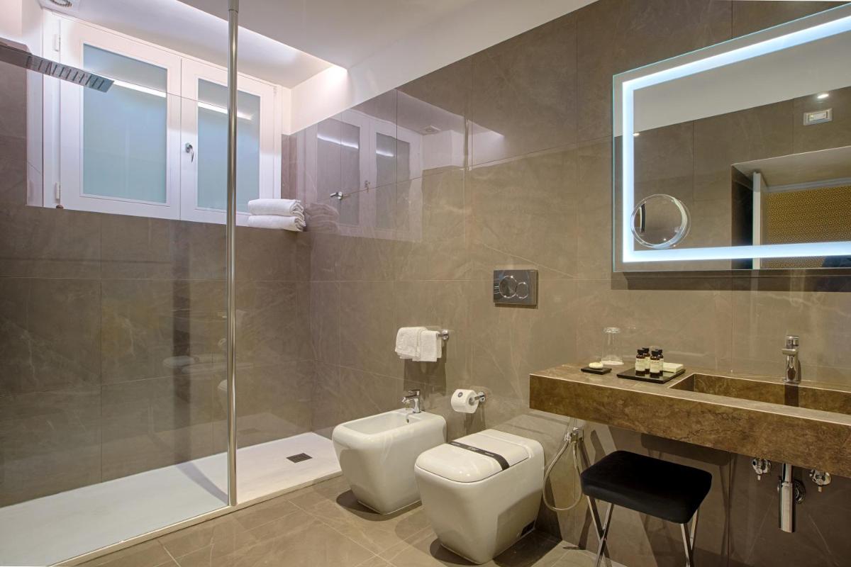 Caruso Place Luxury Rooms & Suites