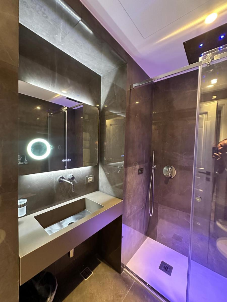 Caruso Place Luxury Rooms & Suites
