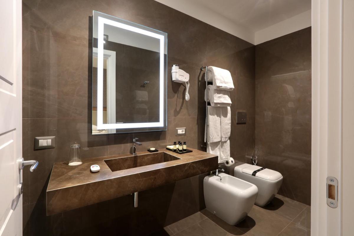 Caruso Place Luxury Rooms & Suites