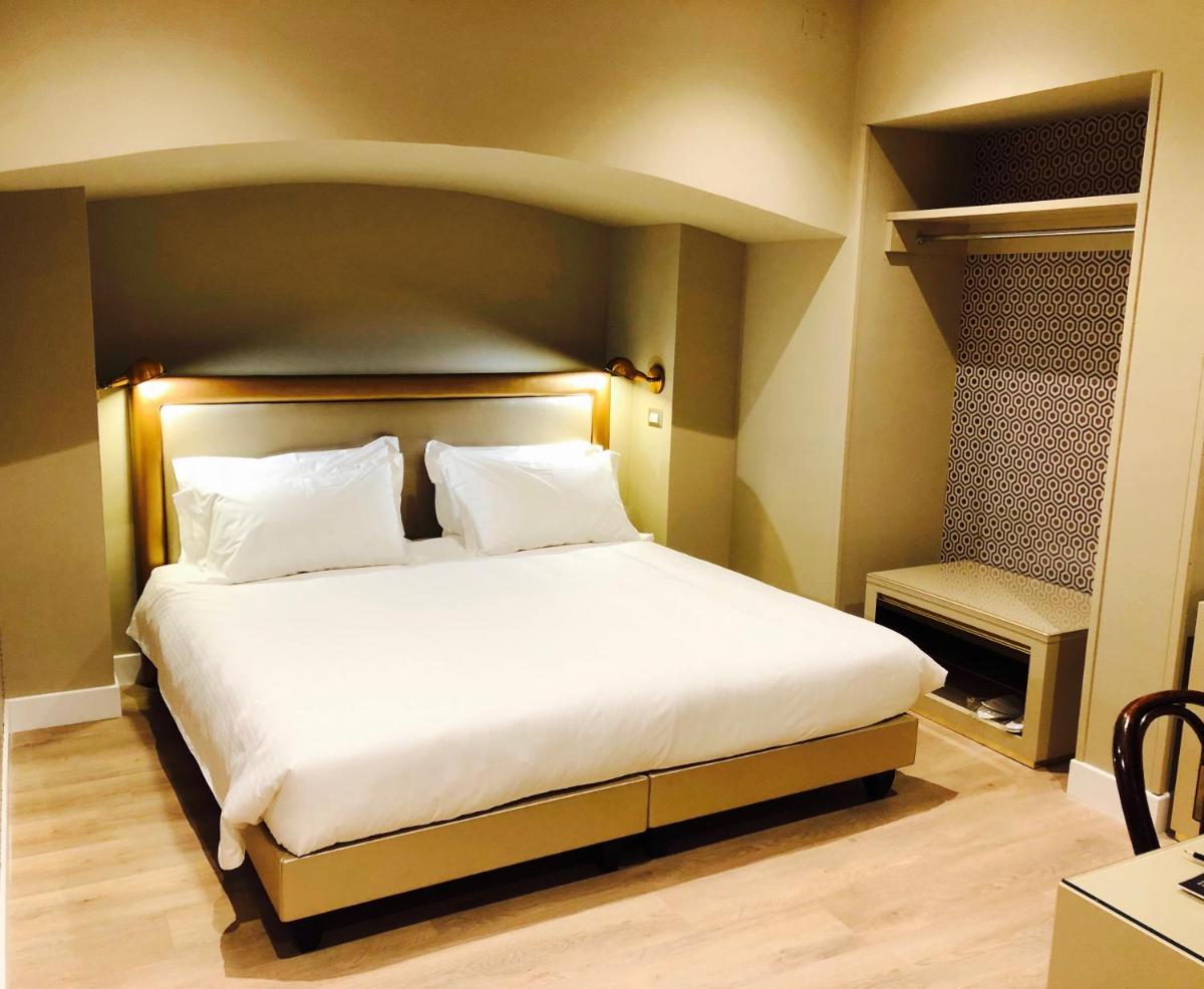 Caruso Place Luxury Rooms & Suites
