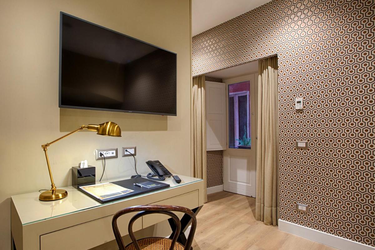 Caruso Place Luxury Rooms & Suites