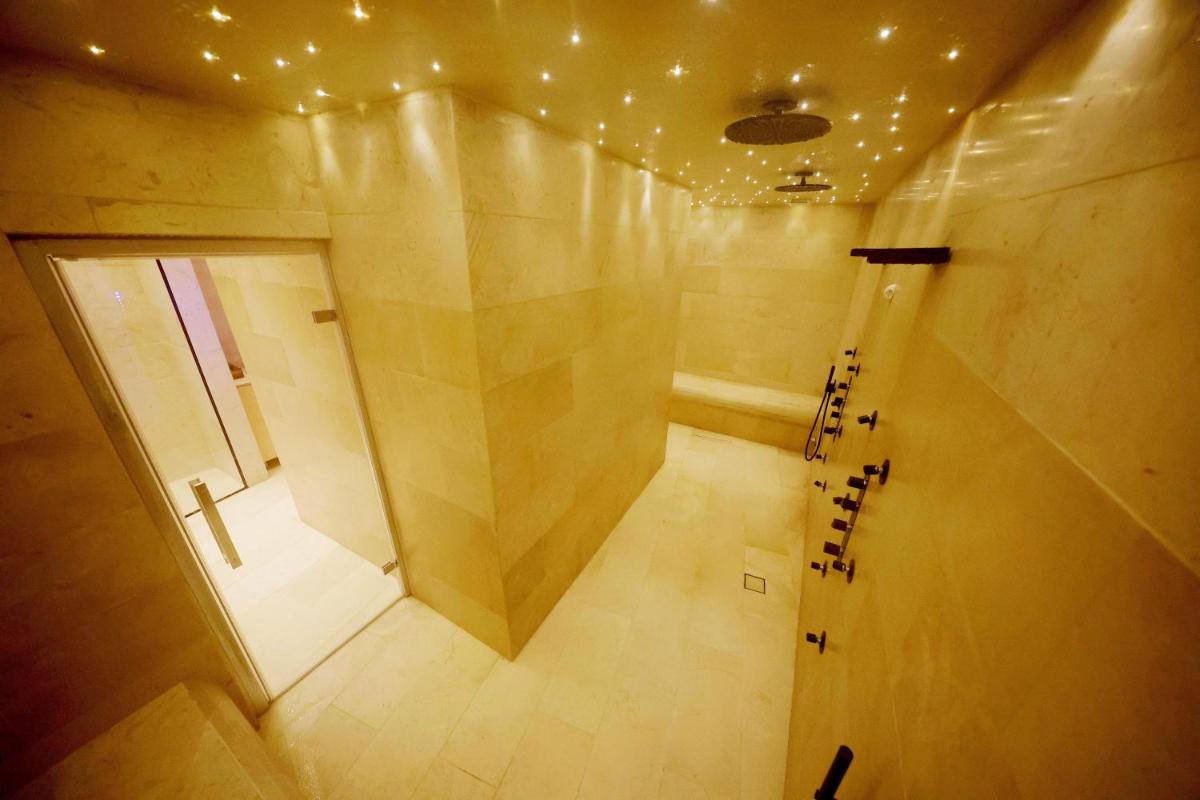 Casa Nostra Luxury Suites & Spa