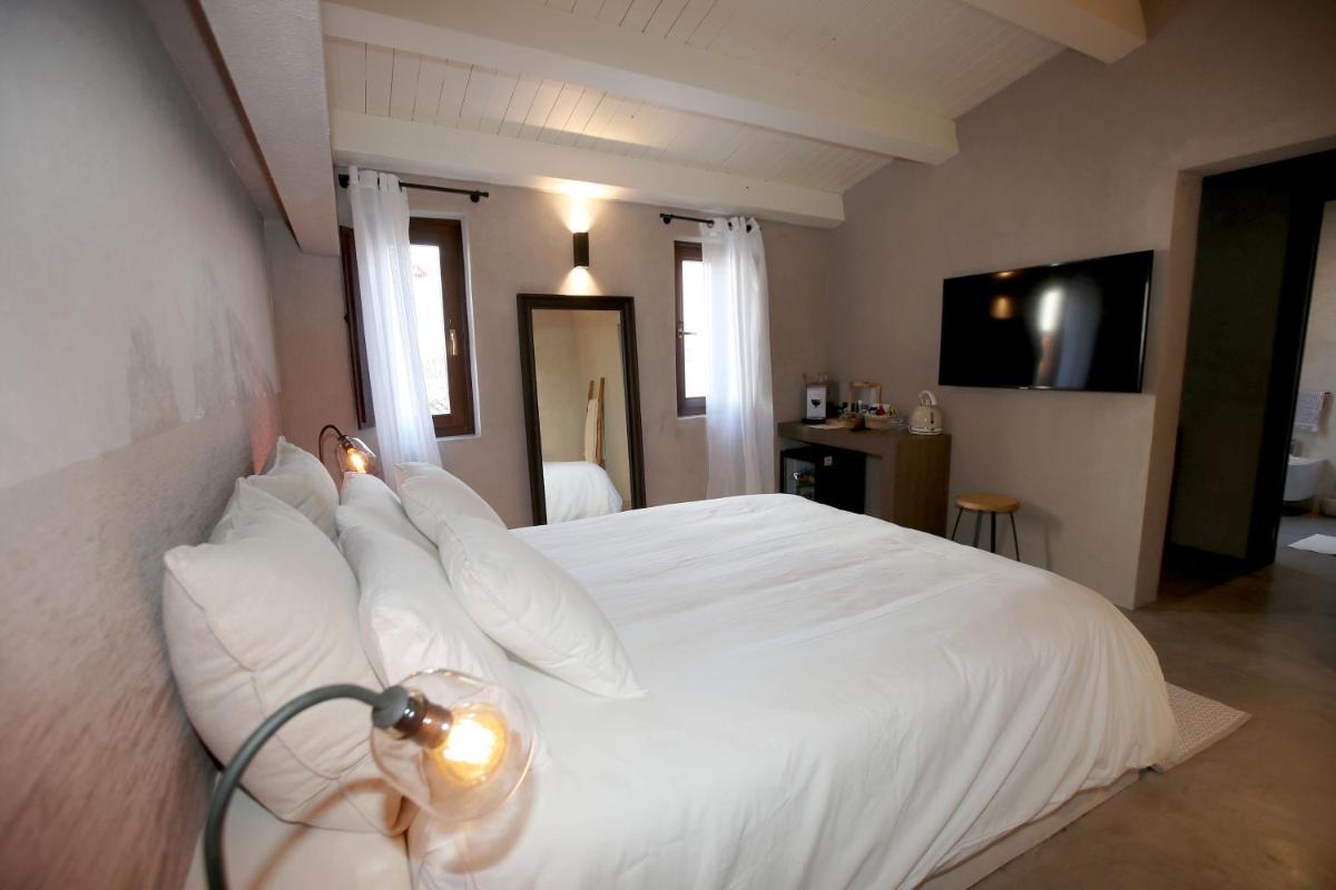 Casa Nostra Luxury Suites & Spa