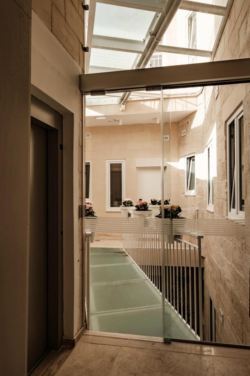 Casa Radiant