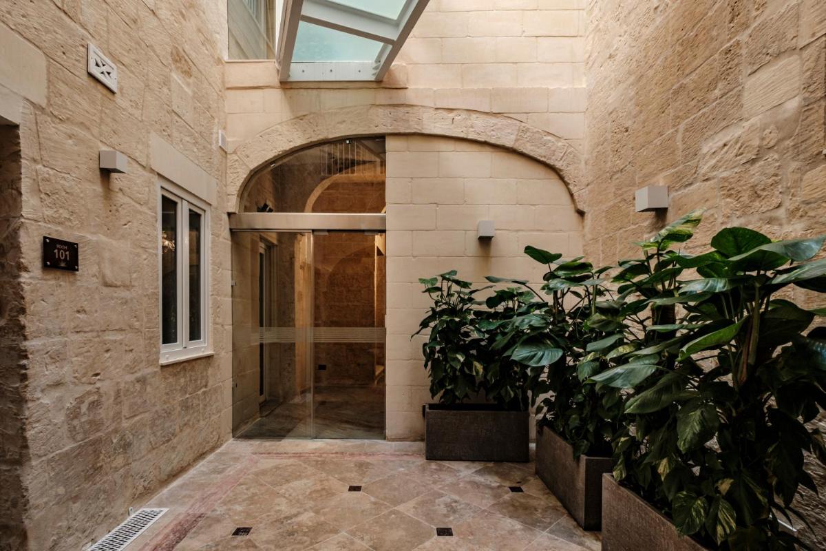 Casa Radiant