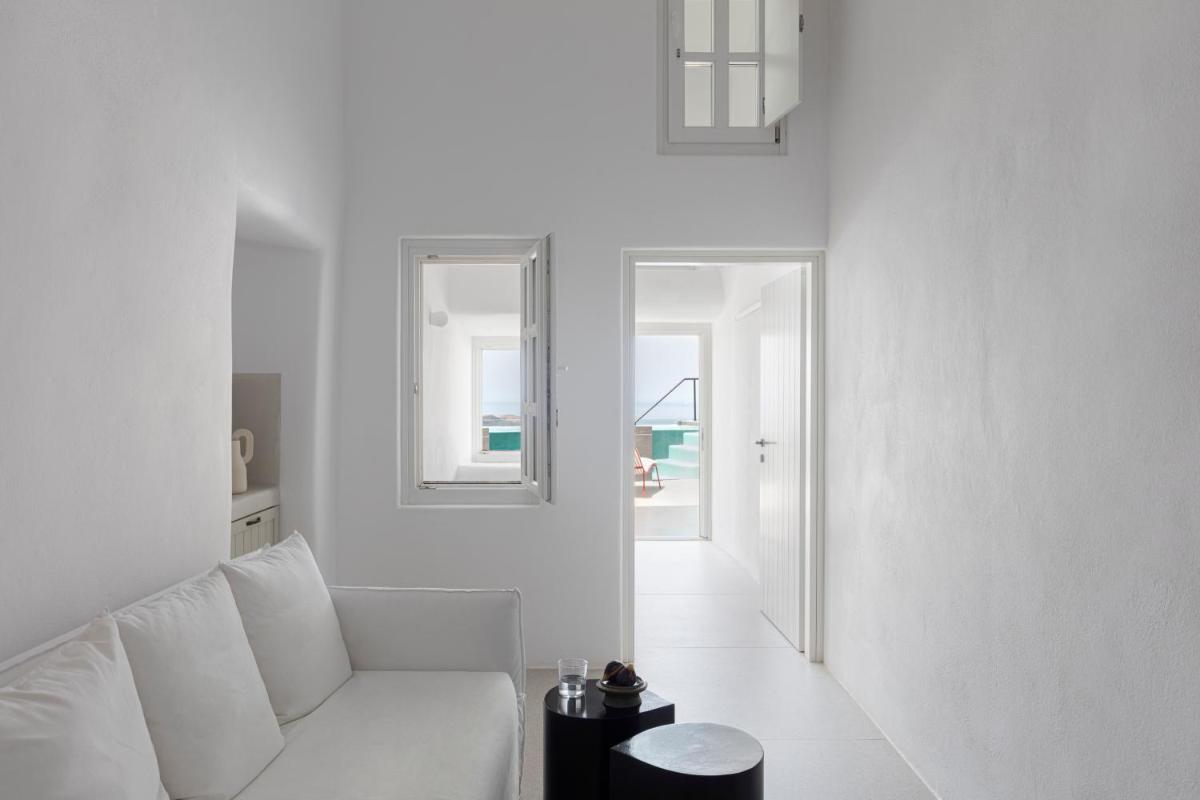 CASASUNSHA Hybrid Retreat Santorini