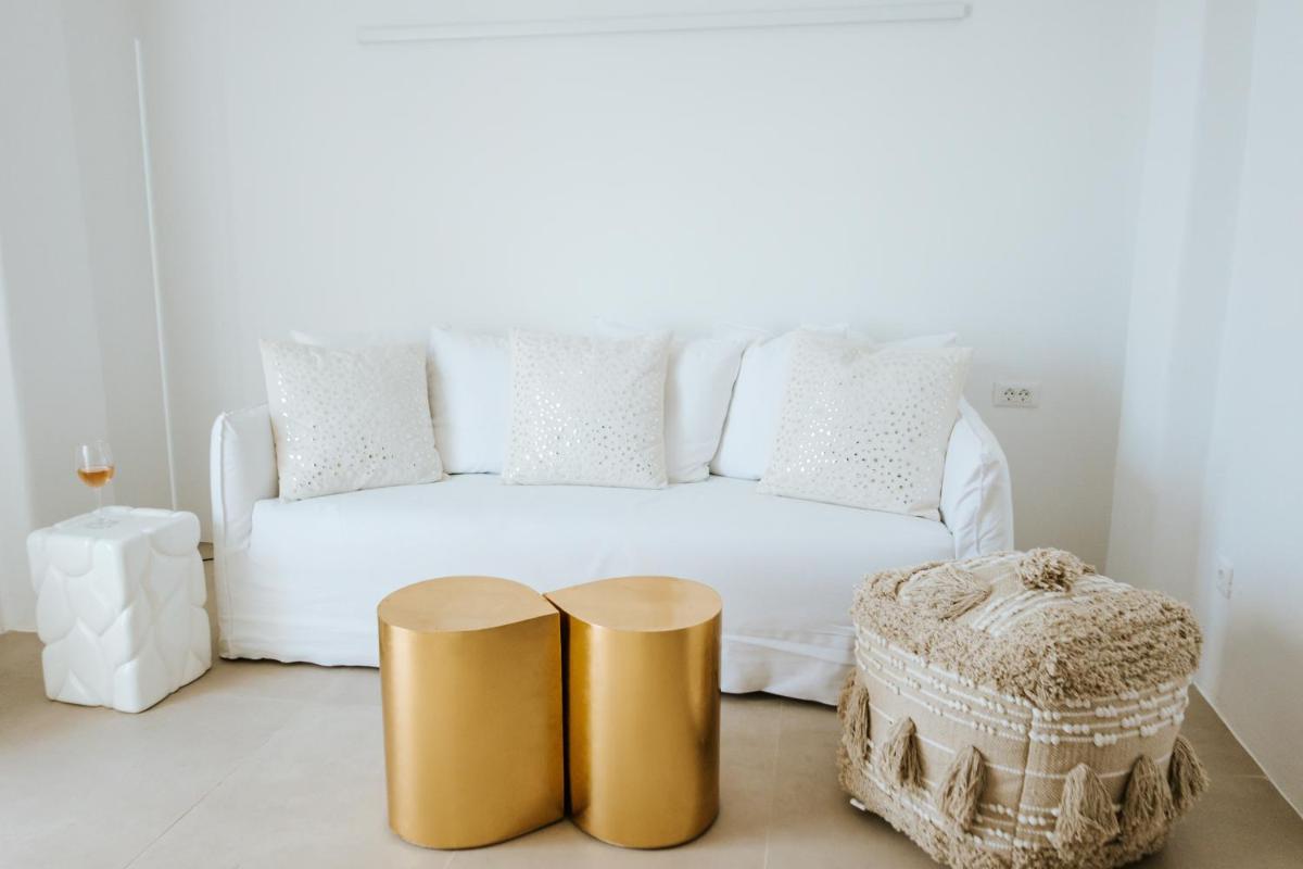 CASASUNSHA Hybrid Retreat Santorini