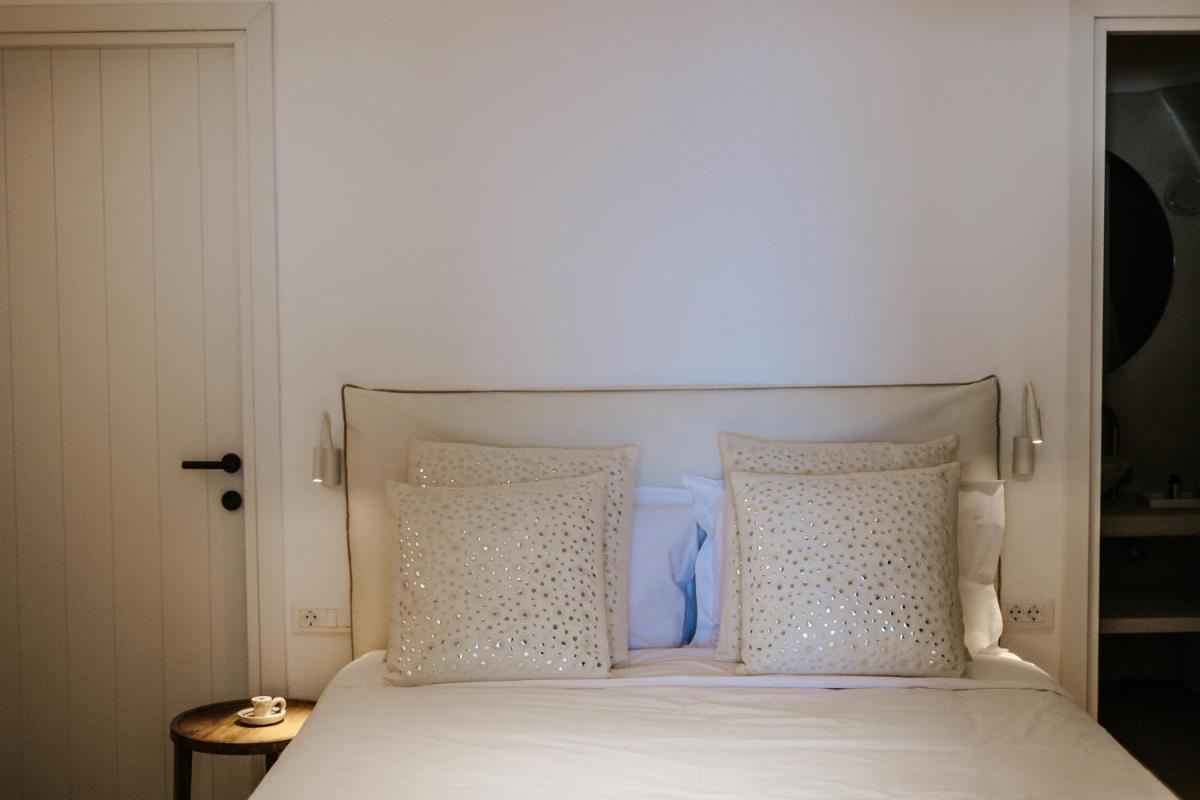 CASASUNSHA Hybrid Retreat Santorini