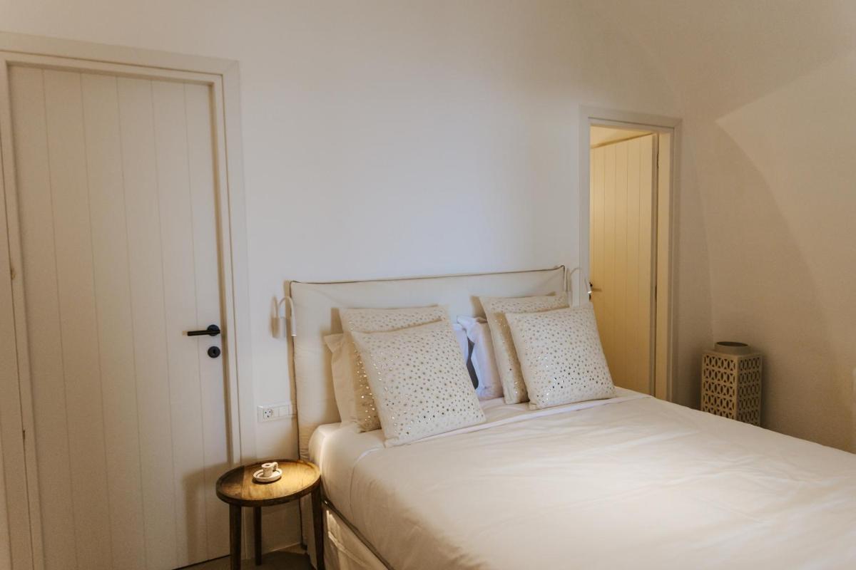 CASASUNSHA Hybrid Retreat Santorini