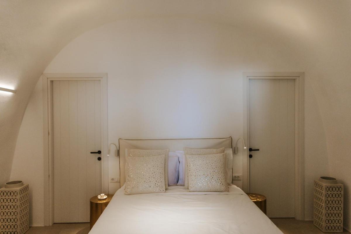 CASASUNSHA Hybrid Retreat Santorini