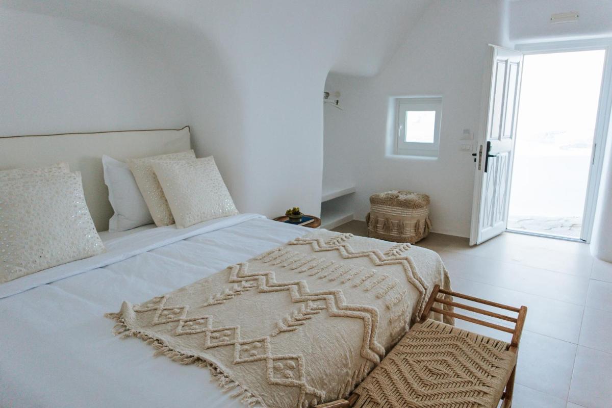 CASASUNSHA Hybrid Retreat Santorini