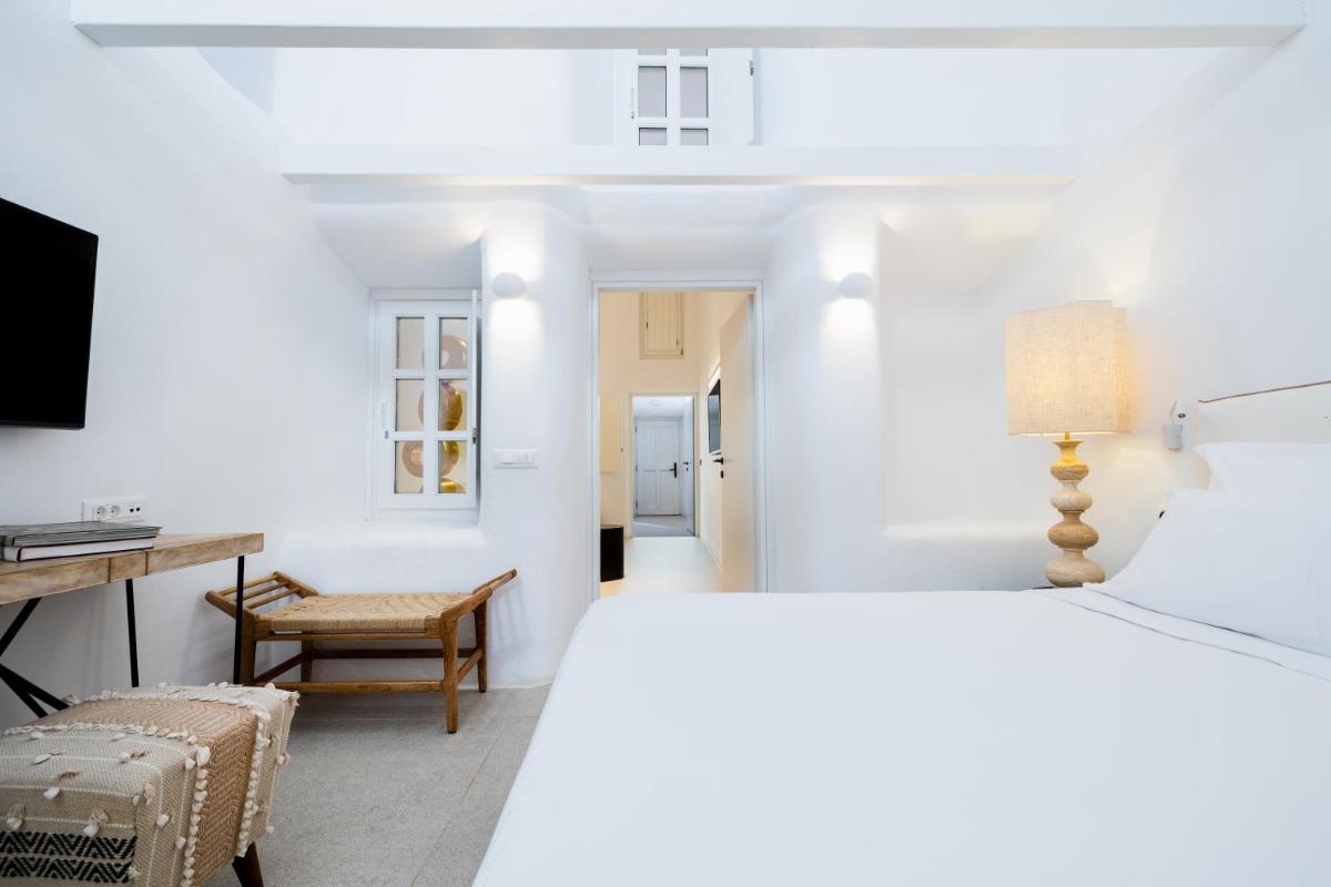 CASASUNSHA Hybrid Retreat Santorini