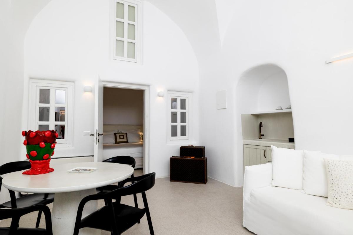 CASASUNSHA Hybrid Retreat Santorini