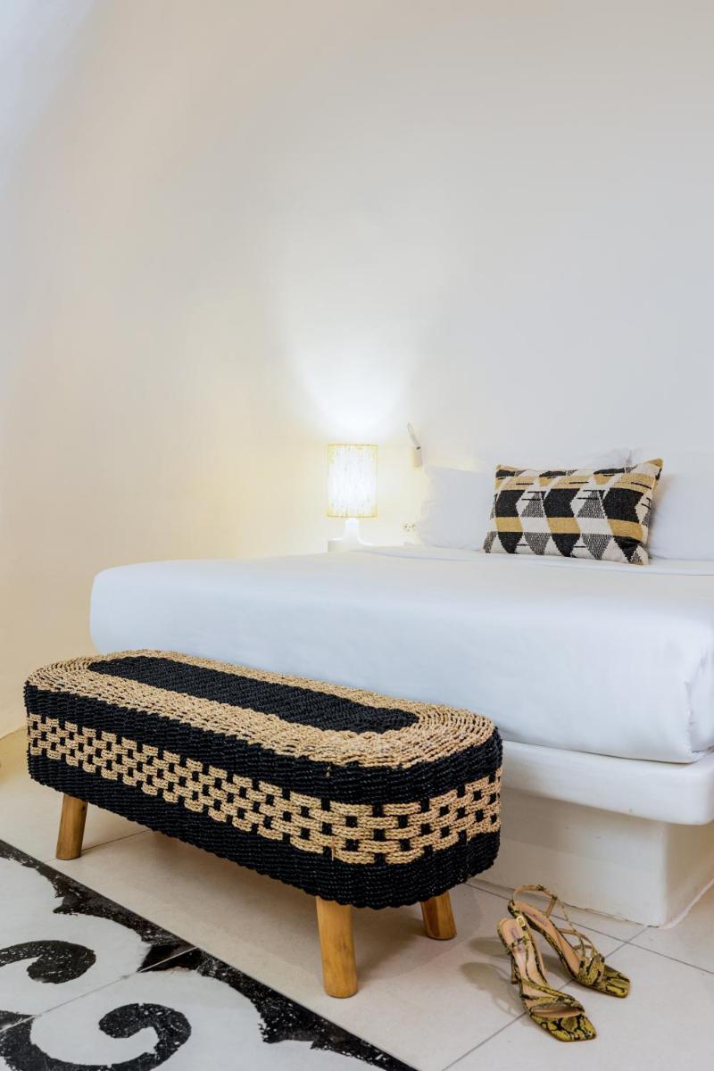 CASASUNSHA Hybrid Retreat Santorini